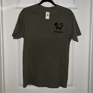 NWT Disney Parks Military Camo Green Mickey Mouse Honor Shirt Men’s Size Small